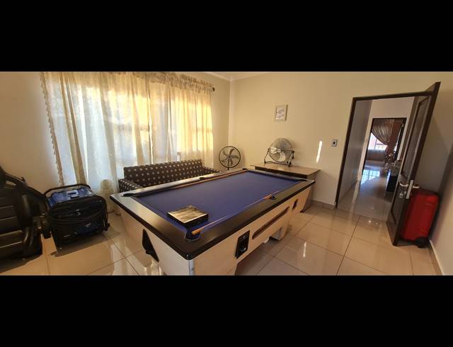 4 BEDROOM GOLF ESTATE FOR SALE IN BLUE VALLEY GOLF ESTATE